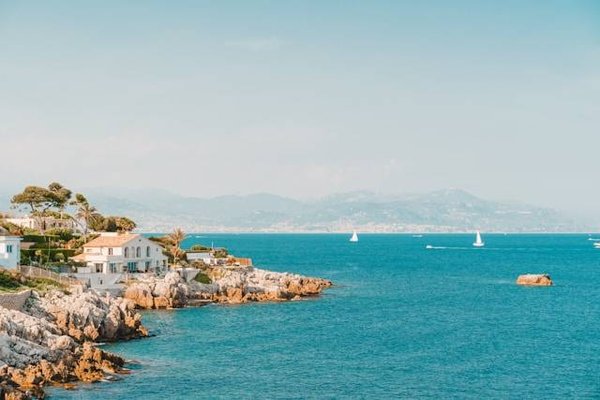Top 10 des Campings Incontournables dans le Sud de la France : Votre Liste Ultime pour les Vacances